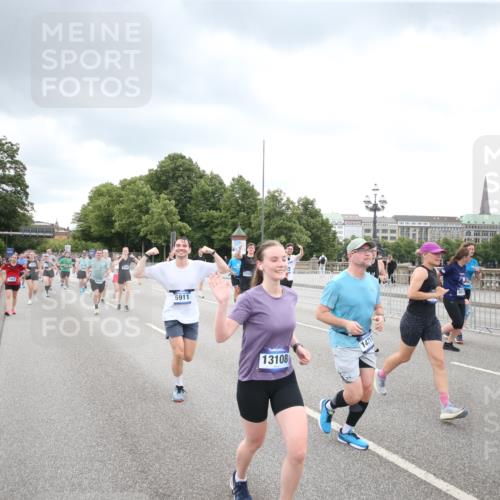 29.06.2025 - hella hamburg halbmarathon Jannik Wohlers http://msf.ph/oto/8498954 29.06.2025 10:56:19 Lombardsbrücke 2143, 2307, 2887, 2991, 3348, 3418, 3438, 3516, 3517, 3520, 3614, 4094, 4118, 4773, 5237, 5438, 5589, 5911, 5944, 6348, 6349, 7307, 7381, 8108, 8150, 8606, 8939, 8943, 9172, 9210, 9402, 9404, 9517, 9902, 9905, 9910, 10138, 10309, 10555, 10569, 10571, 10936, 11047, 11089, 11204, 12221, 12328, 12354, 12543, 12993, 13096, 13108, 13801, 13834, 14117, 14472, 14711, 14746, 15215, 15748, 15823, 16034, 17797, 18197 meine-sportfotos.de
