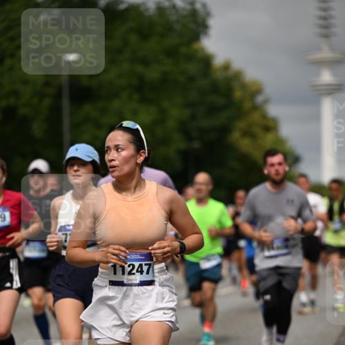 29.06.2025 - hella hamburg halbmarathon Dr. Thomas Lammeyer http://msf.ph/oto/8498974 29.06.2025 10:23:54 Kennedybrücke 1145, 1708, 2405, 2795, 2918, 2993, 2995, 3446, 3631, 4170, 4562, 4570, 4979, 5035, 5123, 5178, 5251, 5397, 5429, 5556, 5834, 5878, 6444, 6796, 6797, 6872, 6874, 6939, 7137, 7248, 7249, 7647, 7836, 8427, 8537, 8778, 10349, 10540, 10594, 10966, 11036, 11247 meine-sportfotos.de