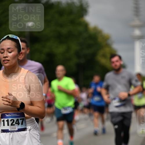 29.06.2025 - hella hamburg halbmarathon Dr. Thomas Lammeyer http://msf.ph/oto/8499012 29.06.2025 10:23:55 Kennedybrücke 1145, 2405, 2795, 2918, 2993, 2995, 3446, 3631, 4170, 4562, 4570, 4979, 5035, 5123, 5178, 5251, 5397, 5429, 5556, 5834, 5878, 6444, 6796, 6797, 6872, 6874, 6939, 7137, 7248, 7249, 7647, 7836, 7917, 8427, 8537, 8778, 10349, 10540, 10594, 10966, 11036, 11247 meine-sportfotos.de