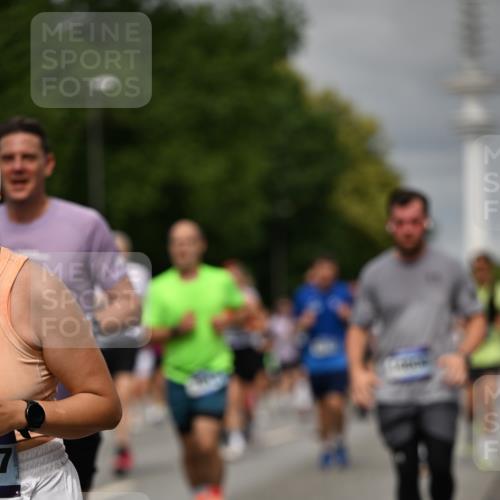 29.06.2025 - hella hamburg halbmarathon Dr. Thomas Lammeyer http://msf.ph/oto/8499023 29.06.2025 10:23:56 Kennedybrücke 1145, 2405, 2795, 2918, 2993, 2995, 3446, 3631, 4170, 4562, 4570, 4979, 5035, 5123, 5178, 5251, 5397, 5429, 5556, 5834, 5849, 5878, 6444, 6796, 6797, 6872, 6874, 6939, 7137, 7248, 7249, 7647, 7836, 7917, 8427, 8537, 8778, 10349, 10540, 10594, 10966, 11036, 11247 meine-sportfotos.de