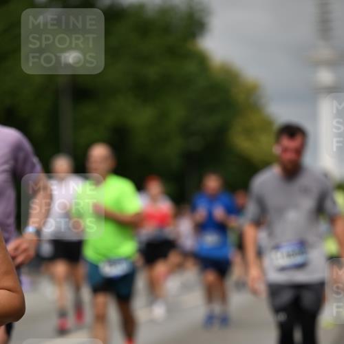 29.06.2025 - hella hamburg halbmarathon Dr. Thomas Lammeyer http://msf.ph/oto/8499037 29.06.2025 10:23:56 Kennedybrücke 1145, 2405, 2795, 2918, 2993, 2995, 3446, 3631, 4170, 4562, 4570, 4979, 5035, 5123, 5178, 5251, 5397, 5429, 5556, 5834, 5849, 5878, 6444, 6796, 6797, 6872, 6874, 6939, 7137, 7248, 7249, 7647, 7836, 7917, 8427, 8537, 8778, 10349, 10540, 10594, 10966, 11036, 11247 meine-sportfotos.de