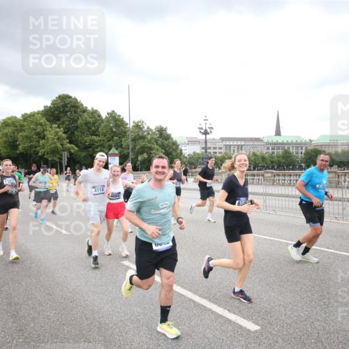 29.06.2025 - hella hamburg halbmarathon Jannik Wohlers http://msf.ph/oto/8499043 29.06.2025 10:56:23 Lombardsbrücke 2887, 2932, 2991, 3348, 3387, 3418, 3438, 3516, 3517, 3614, 4094, 4118, 5589, 5911, 5944, 6348, 6349, 7381, 8150, 8197, 8939, 8943, 9172, 9210, 9402, 9404, 9517, 9902, 9905, 9910, 10138, 10309, 10450, 10571, 10632, 10936, 11047, 11089, 11204, 12328, 12345, 12354, 12993, 13108, 13273, 13671, 13801, 13834, 14117, 14472, 14711, 14746, 15215, 15630, 15748, 15823, 18197 meine-sportfotos.de