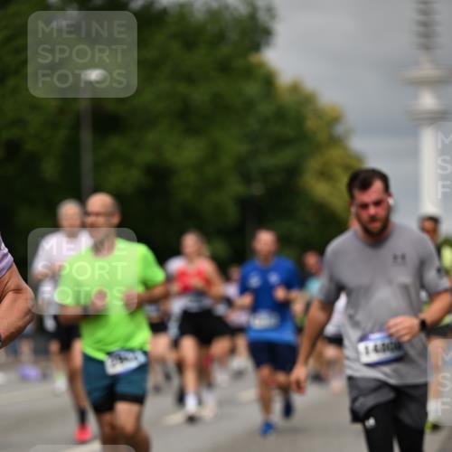 29.06.2025 - hella hamburg halbmarathon Dr. Thomas Lammeyer http://msf.ph/oto/8499047 29.06.2025 10:23:56 Kennedybrücke 1145, 2405, 2795, 2918, 2993, 2995, 3446, 3631, 4170, 4562, 4570, 4979, 5035, 5123, 5178, 5251, 5397, 5429, 5556, 5834, 5849, 5878, 6444, 6796, 6797, 6872, 6874, 6939, 7137, 7248, 7249, 7647, 7836, 7917, 8427, 8537, 8778, 10349, 10540, 10594, 10966, 11036, 11247 meine-sportfotos.de