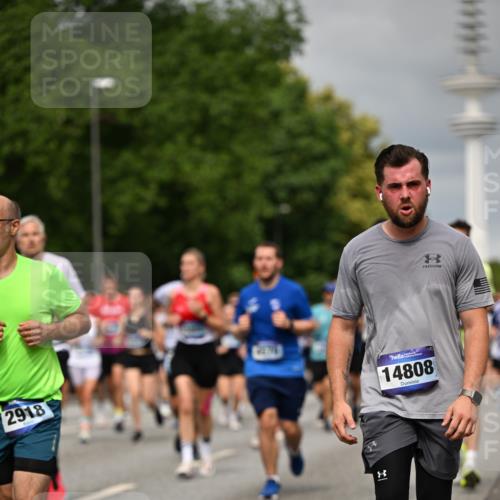 29.06.2025 - hella hamburg halbmarathon Dr. Thomas Lammeyer http://msf.ph/oto/8499066 29.06.2025 10:23:57 Kennedybrücke 1145, 2405, 2795, 2918, 2993, 2995, 3446, 3631, 4170, 4562, 4570, 4979, 5035, 5123, 5178, 5251, 5397, 5429, 5556, 5834, 5849, 5878, 6444, 6796, 6797, 6872, 6874, 6939, 7137, 7248, 7249, 7647, 7836, 7917, 8427, 8537, 8778, 10349, 10594, 10966, 11028, 11036, 11247 meine-sportfotos.de