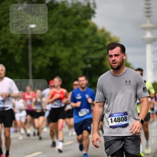 29.06.2025 - hella hamburg halbmarathon Dr. Thomas Lammeyer http://msf.ph/oto/8499082 29.06.2025 10:23:57 Kennedybrücke 1145, 2405, 2795, 2918, 2993, 2995, 3446, 3631, 4170, 4562, 4570, 4979, 5035, 5123, 5178, 5251, 5397, 5429, 5556, 5834, 5849, 5878, 6444, 6796, 6797, 6872, 6874, 6939, 7137, 7248, 7249, 7647, 7836, 7917, 8427, 8537, 8778, 10349, 10594, 10966, 11028, 11036, 11247 meine-sportfotos.de