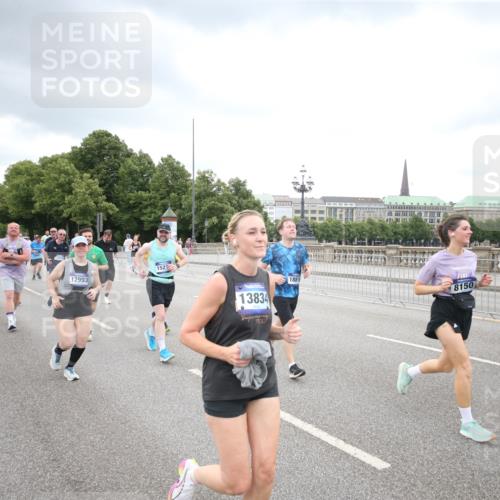 29.06.2025 - hella hamburg halbmarathon Jannik Wohlers http://msf.ph/oto/8499083 29.06.2025 10:56:25 Lombardsbrücke 1207, 2887, 2932, 2991, 3348, 3387, 3418, 3516, 3517, 3614, 4094, 4118, 5589, 5911, 5944, 6284, 6348, 6349, 7381, 7416, 7417, 8150, 8197, 8939, 8943, 9172, 9210, 9402, 9404, 9517, 9902, 9905, 9910, 10016, 10138, 10309, 10450, 10571, 10632, 10936, 11047, 11089, 11204, 12328, 12345, 12354, 12828, 12993, 13108, 13273, 13276, 13671, 13801, 13834, 14117, 14472, 14711, 14746, 15215, 15630, 15748, 15823 meine-sportfotos.de