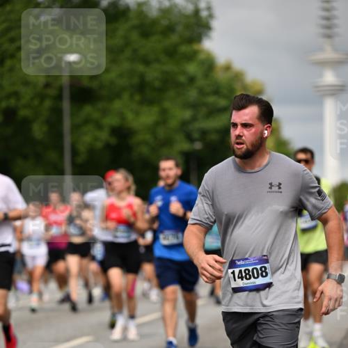 29.06.2025 - hella hamburg halbmarathon Dr. Thomas Lammeyer http://msf.ph/oto/8499092 29.06.2025 10:23:58 Kennedybrücke 1145, 2405, 2795, 2918, 2993, 2995, 3446, 3631, 3678, 4170, 4539, 4562, 4570, 4614, 4979, 5035, 5123, 5178, 5251, 5397, 5429, 5556, 5834, 5849, 5878, 6444, 6796, 6797, 6872, 6874, 6939, 7137, 7248, 7249, 7647, 7836, 7917, 8427, 8537, 8778, 10349, 10594, 10622, 10966, 11028, 11036, 11247 meine-sportfotos.de