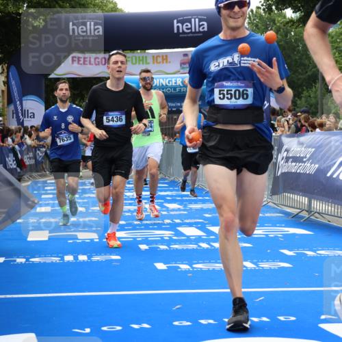 29.06.2025 - hella hamburg halbmarathon Strokosch-Dieckow http://msf.ph/oto/8499117 29.06.2025 10:43:27 Ziel 2653, 3928, 4080, 5124, 5436, 5506, 7635, 8664, 9931, 10237, 10246, 11648, 12623, 13348, 14484, 15921, 16338, 16720, 17391, 18274, 18513, 18775, 18810, 18942, 18987, 19009, 19051, 19229 meine-sportfotos.de