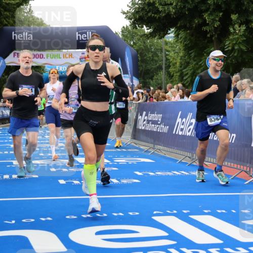 29.06.2025 - hella hamburg halbmarathon Strokosch-Dieckow http://msf.ph/oto/8499131 29.06.2025 10:53:58 Ziel 1151, 1410, 1706, 1815, 1870, 2432, 3096, 3208, 3209, 6356, 6374, 6481, 7395, 7918, 7973, 8394, 9032, 11499, 11789, 12379, 12413, 13032, 13869, 14175, 16477, 16538, 17348, 18308, 18418, 18831, 18879, 18915, 19177 meine-sportfotos.de