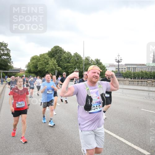 29.06.2025 - hella hamburg halbmarathon Jannik Wohlers http://msf.ph/oto/8499136 29.06.2025 10:56:27 Lombardsbrücke 1207, 2932, 3348, 3387, 3418, 3485, 3516, 3517, 4094, 4118, 4568, 4569, 5589, 5911, 5944, 6284, 6348, 6349, 7381, 7416, 7417, 8150, 8197, 9172, 9210, 9402, 9404, 9517, 9902, 9905, 10016, 10138, 10309, 10450, 10632, 11047, 12328, 12345, 12354, 12828, 12993, 13108, 13194, 13273, 13276, 13671, 13801, 13834, 14117, 14472, 14711, 15215, 15630, 15748, 15823 meine-sportfotos.de