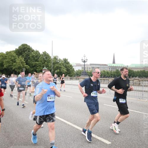 29.06.2025 - hella hamburg halbmarathon Jannik Wohlers http://msf.ph/oto/8499146 29.06.2025 10:56:28 Lombardsbrücke 1207, 2932, 3348, 3387, 3418, 3485, 3516, 3517, 4094, 4118, 4568, 4569, 5589, 5911, 5944, 6284, 6348, 6349, 7381, 7416, 7417, 7964, 8150, 8197, 9172, 9210, 9402, 9404, 9517, 9902, 9905, 10016, 10138, 10309, 10450, 10632, 11047, 12328, 12345, 12354, 12828, 12829, 12993, 13194, 13273, 13276, 13671, 13801, 13834, 14117, 14472, 14711, 15215, 15499, 15630, 15748, 15823 meine-sportfotos.de