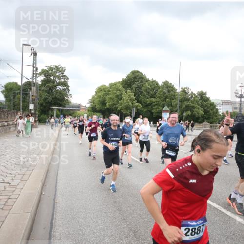 29.06.2025 - hella hamburg halbmarathon Jannik Wohlers http://msf.ph/oto/8499150 29.06.2025 10:56:29 Lombardsbrücke 1207, 2932, 3348, 3387, 3418, 3485, 3516, 3517, 4094, 4118, 4568, 4569, 5589, 5944, 6284, 6348, 6349, 7381, 7416, 7417, 7964, 8150, 8197, 9172, 9210, 9402, 9404, 9517, 9902, 9905, 10016, 10138, 10309, 10450, 10632, 11047, 12328, 12345, 12354, 12828, 12829, 12993, 13194, 13273, 13276, 13671, 13801, 13834, 14117, 14472, 15215, 15499, 15630, 15748, 15823 meine-sportfotos.de