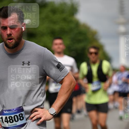 29.06.2025 - hella hamburg halbmarathon Dr. Thomas Lammeyer http://msf.ph/oto/8499166 29.06.2025 10:24:00 Kennedybrücke 1145, 2405, 2795, 2918, 2993, 2995, 3278, 3446, 3631, 3678, 4170, 4539, 4562, 4570, 4614, 4979, 5035, 5123, 5178, 5251, 5397, 5429, 5556, 5834, 5849, 5878, 6444, 6796, 6797, 6872, 6874, 6939, 7137, 7248, 7249, 7647, 7744, 7836, 7917, 8427, 8537, 10349, 10594, 10622, 10966, 11028, 11036, 11247 meine-sportfotos.de