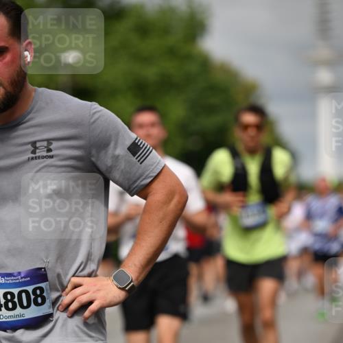 29.06.2025 - hella hamburg halbmarathon Dr. Thomas Lammeyer http://msf.ph/oto/8499171 29.06.2025 10:24:00 Kennedybrücke 1145, 2405, 2795, 2918, 2993, 2995, 3278, 3446, 3631, 3678, 4170, 4539, 4562, 4570, 4614, 4979, 5035, 5123, 5178, 5251, 5397, 5429, 5556, 5834, 5849, 5878, 6444, 6796, 6797, 6872, 6874, 6939, 7137, 7248, 7249, 7647, 7744, 7836, 7917, 8427, 8537, 10349, 10594, 10622, 10966, 11028, 11036, 11247 meine-sportfotos.de