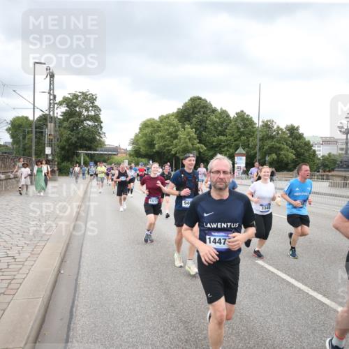 29.06.2025 - hella hamburg halbmarathon Jannik Wohlers http://msf.ph/oto/8499174 29.06.2025 10:56:30 Lombardsbrücke 1207, 2932, 3348, 3387, 3418, 3485, 3516, 3517, 4094, 4118, 4568, 4569, 5589, 5944, 6284, 6348, 6349, 7381, 7416, 7417, 7964, 8150, 8197, 9298, 9299, 9402, 9404, 9517, 9902, 9905, 10016, 10138, 10309, 10450, 10632, 11047, 12328, 12345, 12354, 12828, 12829, 12993, 13194, 13273, 13276, 13671, 13801, 13834, 13878, 14117, 14472, 15215, 15499, 15630, 15748, 15823 meine-sportfotos.de