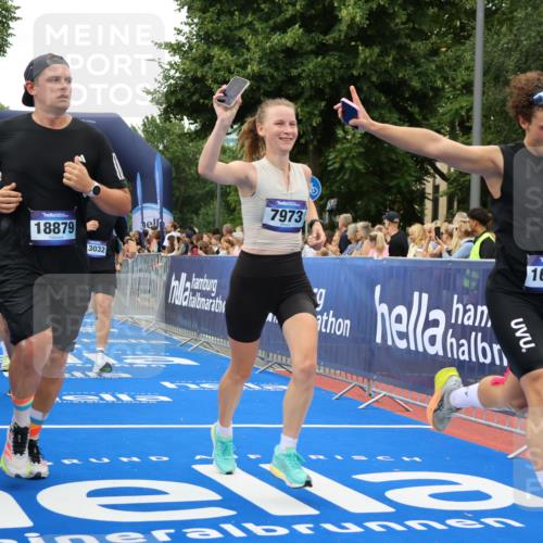 29.06.2025 - hella hamburg halbmarathon Strokosch-Dieckow http://msf.ph/oto/8499203 29.06.2025 10:53:55 Ziel 1151, 1706, 1815, 1870, 2432, 3096, 6260, 6356, 6374, 6481, 7395, 7918, 7973, 8394, 9032, 9922, 10891, 11789, 12413, 13032, 13869, 14026, 14175, 15502, 16477, 16538, 17348, 18308, 18418, 18487, 18759, 18831, 18879, 18915, 19177 meine-sportfotos.de