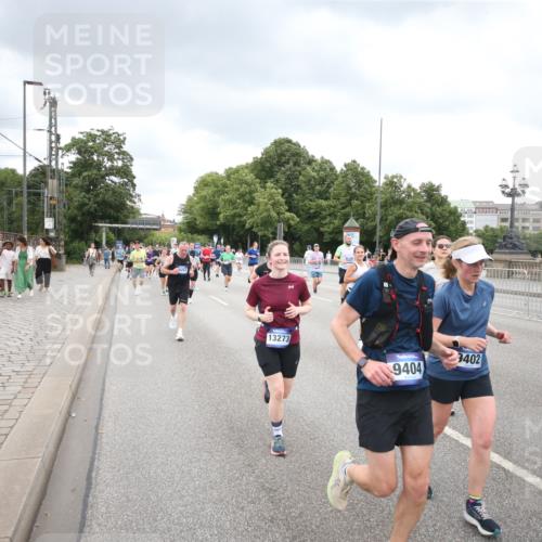 29.06.2025 - hella hamburg halbmarathon Jannik Wohlers http://msf.ph/oto/8499207 29.06.2025 10:56:31 Lombardsbrücke 1207, 2871, 2932, 3348, 3387, 3418, 3470, 3485, 3516, 3517, 4094, 4118, 4568, 4569, 5589, 5944, 6284, 6348, 6349, 6981, 7381, 7416, 7417, 7964, 8150, 8197, 8546, 9298, 9299, 9402, 9404, 9513, 9517, 9902, 9905, 10016, 10138, 10142, 10309, 10450, 10632, 11047, 11050, 12226, 12328, 12345, 12828, 12829, 12993, 13194, 13273, 13276, 13671, 13801, 13834, 13878, 14117, 14472, 15215, 15499, 15630, 15748, 15823 meine-sportfotos.de