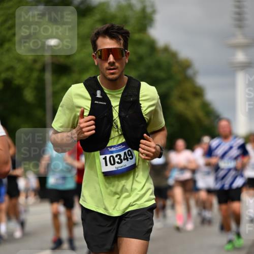 29.06.2025 - hella hamburg halbmarathon Dr. Thomas Lammeyer http://msf.ph/oto/8499218 29.06.2025 10:24:01 Kennedybrücke 1145, 2405, 2795, 2918, 2993, 2995, 3278, 3446, 3631, 3678, 4170, 4539, 4562, 4570, 4614, 4979, 5035, 5123, 5178, 5251, 5397, 5429, 5556, 5834, 5849, 5878, 6444, 6796, 6797, 6872, 6874, 6939, 7137, 7248, 7249, 7647, 7744, 7836, 7917, 8427, 8537, 10349, 10594, 10622, 11028, 11036, 11247 meine-sportfotos.de