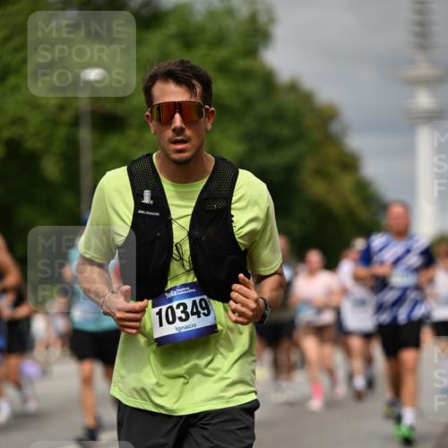 29.06.2025 - hella hamburg halbmarathon Dr. Thomas Lammeyer http://msf.ph/oto/8499221 29.06.2025 10:24:02 Kennedybrücke 1145, 2405, 2795, 2918, 2993, 2995, 3278, 3446, 3631, 3678, 4539, 4562, 4570, 4614, 4979, 5035, 5123, 5251, 5397, 5429, 5556, 5834, 5849, 5878, 6444, 6796, 6797, 6872, 6874, 6939, 7137, 7248, 7249, 7647, 7744, 7836, 7917, 8427, 8537, 10349, 10594, 10622, 11028, 11036, 11247 meine-sportfotos.de