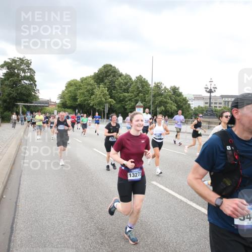 29.06.2025 - hella hamburg halbmarathon Jannik Wohlers http://msf.ph/oto/8499229 29.06.2025 10:56:31 Lombardsbrücke 1207, 2871, 2932, 3348, 3387, 3418, 3470, 3485, 3516, 3517, 4094, 4118, 4568, 4569, 5589, 5944, 6284, 6348, 6349, 6981, 7381, 7416, 7417, 7964, 8150, 8197, 8546, 9298, 9299, 9402, 9404, 9513, 9517, 9902, 9905, 10016, 10138, 10142, 10309, 10450, 10632, 11047, 11050, 12226, 12328, 12345, 12828, 12829, 12993, 13194, 13273, 13276, 13671, 13801, 13834, 13878, 14117, 14472, 15215, 15499, 15630, 15748, 15823 meine-sportfotos.de