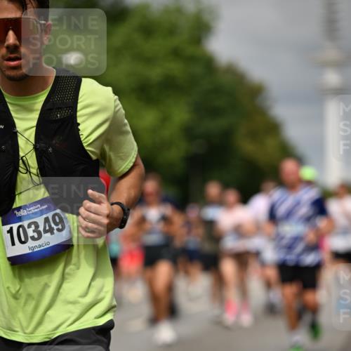 29.06.2025 - hella hamburg halbmarathon Dr. Thomas Lammeyer http://msf.ph/oto/8499239 29.06.2025 10:24:02 Kennedybrücke 1145, 2405, 2795, 2918, 2993, 2995, 3278, 3446, 3631, 3678, 4539, 4562, 4570, 4614, 4979, 5035, 5123, 5251, 5397, 5429, 5556, 5834, 5849, 5878, 6444, 6796, 6797, 6872, 6874, 6939, 7137, 7248, 7249, 7647, 7744, 7836, 7917, 8427, 8537, 10349, 10594, 10622, 11028, 11036, 11247 meine-sportfotos.de