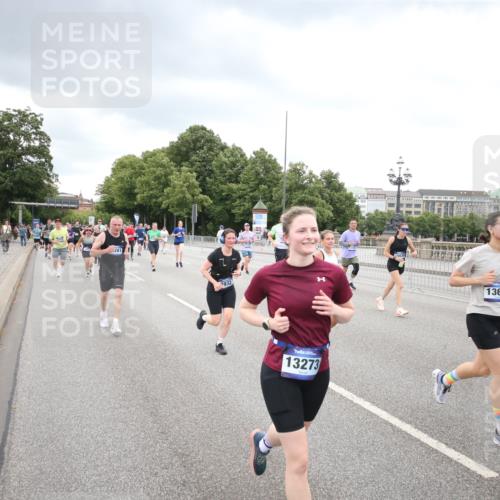 29.06.2025 - hella hamburg halbmarathon Jannik Wohlers http://msf.ph/oto/8499245 29.06.2025 10:56:32 Lombardsbrücke 1207, 2871, 2932, 3348, 3387, 3418, 3470, 3485, 3516, 3517, 4094, 4118, 4241, 4568, 4569, 5589, 5944, 6284, 6348, 6349, 6981, 7381, 7416, 7417, 7964, 8039, 8150, 8197, 8546, 9298, 9299, 9329, 9402, 9404, 9513, 9517, 9902, 9905, 10016, 10138, 10142, 10309, 10450, 10632, 11047, 11050, 11179, 11323, 12226, 12345, 12535, 12828, 12829, 12993, 13194, 13273, 13276, 13671, 13801, 13834, 13878, 13986, 14117, 14472, 15215, 15499, 15630, 15748, 15823 meine-sportfotos.de