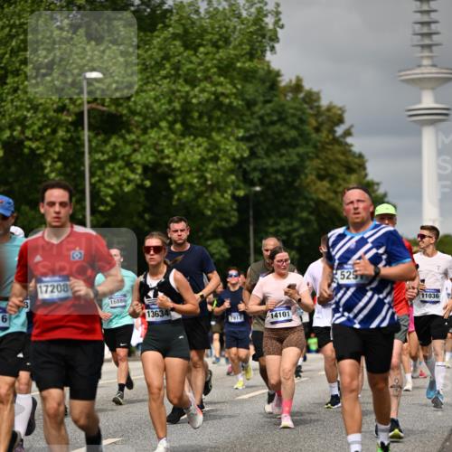 29.06.2025 - hella hamburg halbmarathon Dr. Thomas Lammeyer http://msf.ph/oto/8499252 29.06.2025 10:24:03 Kennedybrücke 1145, 2357, 2405, 2795, 2918, 2993, 2995, 3278, 3446, 3631, 3678, 4539, 4562, 4570, 4614, 4979, 5035, 5123, 5251, 5397, 5429, 5556, 5834, 5849, 5878, 6444, 6796, 6797, 6872, 6874, 6939, 7137, 7248, 7249, 7647, 7744, 7836, 7917, 8427, 8537, 10349, 10594, 10622, 11028, 11036, 11247 meine-sportfotos.de