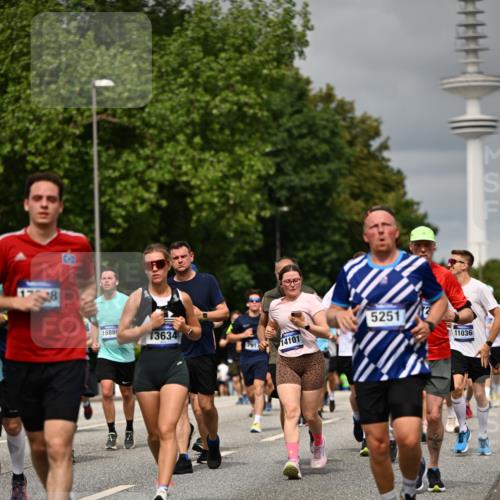 29.06.2025 - hella hamburg halbmarathon Dr. Thomas Lammeyer http://msf.ph/oto/8499261 29.06.2025 10:24:03 Kennedybrücke 1145, 2357, 2405, 2795, 2918, 2993, 2995, 3278, 3446, 3631, 3678, 4539, 4562, 4570, 4614, 4979, 5035, 5123, 5251, 5397, 5429, 5556, 5834, 5849, 5878, 6444, 6796, 6797, 6872, 6874, 6939, 7137, 7248, 7249, 7647, 7744, 7836, 7917, 8427, 8537, 10349, 10594, 10622, 11028, 11036, 11247 meine-sportfotos.de