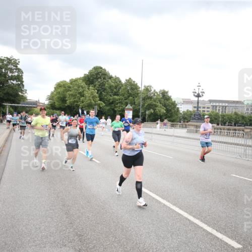 29.06.2025 - hella hamburg halbmarathon Jannik Wohlers http://msf.ph/oto/8499304 29.06.2025 10:56:35 Lombardsbrücke 1207, 2871, 2932, 3348, 3387, 3418, 3470, 3485, 4241, 4485, 4568, 4569, 4611, 5057, 5589, 5944, 6053, 6284, 6832, 6981, 7381, 7416, 7417, 7592, 7964, 8039, 8197, 8224, 8546, 8679, 9298, 9299, 9329, 9402, 9404, 9513, 9517, 9570, 9902, 9905, 10016, 10138, 10142, 10309, 10450, 10505, 10632, 11050, 11179, 11323, 12226, 12345, 12476, 12477, 12484, 12535, 12828, 12829, 13194, 13273, 13276, 13671, 13801, 13878, 13986, 14117, 14148, 14414, 14472, 15499, 15630, 15748, 15823 meine-sportfotos.de