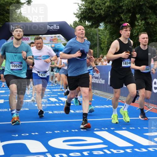 29.06.2025 - hella hamburg halbmarathon Strokosch-Dieckow http://msf.ph/oto/8499315 29.06.2025 10:53:47 Ziel 1422, 1706, 1870, 2082, 2518, 5399, 5607, 6260, 6877, 7177, 7395, 7973, 8285, 8335, 9922, 10529, 10891, 10895, 11588, 11589, 12413, 14026, 14702, 14818, 15441, 15502, 16477, 16538, 17482, 17740, 18249, 18418, 18487, 18514, 18759, 18831, 18915, 19177 meine-sportfotos.de