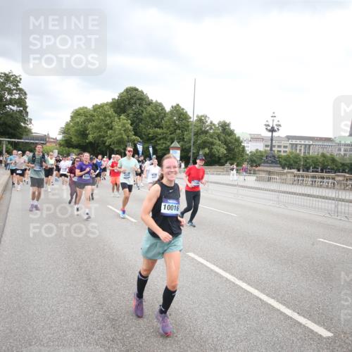 29.06.2025 - hella hamburg halbmarathon Jannik Wohlers http://msf.ph/oto/8499372 29.06.2025 10:56:38 Lombardsbrücke 1207, 2871, 2932, 3348, 3387, 3470, 3485, 4241, 4485, 4568, 4569, 4611, 4998, 5057, 5589, 5639, 6053, 6284, 6832, 6981, 7416, 7417, 7592, 7964, 8039, 8197, 8224, 8546, 8679, 9298, 9299, 9329, 9402, 9404, 9513, 9570, 10016, 10138, 10142, 10309, 10450, 10505, 10632, 11050, 11179, 11323, 11954, 12226, 12345, 12476, 12477, 12484, 12535, 12828, 12829, 13194, 13273, 13276, 13513, 13671, 13801, 13878, 13986, 14146, 14148, 14414, 14472, 15499, 15630 meine-sportfotos.de