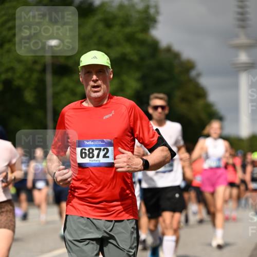 29.06.2025 - hella hamburg halbmarathon Dr. Thomas Lammeyer http://msf.ph/oto/8499373 29.06.2025 10:24:07 Kennedybrücke 1110, 1115, 1145, 2357, 2918, 3278, 3631, 3678, 4539, 4562, 4570, 4614, 4737, 4739, 4979, 5035, 5123, 5251, 5556, 5834, 5849, 5878, 6444, 6796, 6797, 6872, 6874, 6939, 7137, 7248, 7647, 7744, 7836, 7917, 10349, 10550, 10594, 10622, 11028, 11036, 11247 meine-sportfotos.de