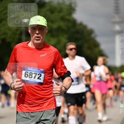 29.06.2025 - hella hamburg halbmarathon Dr. Thomas Lammeyer http://msf.ph/oto/8499388 29.06.2025 10:24:07 Kennedybrücke 1110, 1115, 1145, 2357, 2918, 3278, 3631, 3678, 4539, 4562, 4570, 4614, 4737, 4739, 4979, 5035, 5123, 5251, 5556, 5834, 5849, 5878, 6444, 6796, 6797, 6872, 6874, 6939, 7137, 7248, 7647, 7744, 7836, 7917, 10349, 10550, 10594, 10622, 11028, 11036, 11247 meine-sportfotos.de