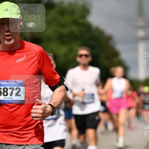 29.06.2025 - hella hamburg halbmarathon Dr. Thomas Lammeyer http://msf.ph/oto/8499402 29.06.2025 10:24:07 Kennedybrücke 1110, 1115, 1145, 2357, 2918, 3278, 3631, 3678, 4539, 4562, 4570, 4614, 4737, 4739, 4979, 5035, 5123, 5251, 5556, 5834, 5849, 5878, 6444, 6796, 6797, 6872, 6874, 6939, 7137, 7248, 7647, 7744, 7836, 7917, 10349, 10550, 10594, 10622, 11028, 11036, 11247 meine-sportfotos.de