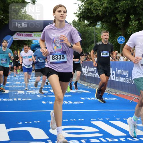 29.06.2025 - hella hamburg halbmarathon Strokosch-Dieckow http://msf.ph/oto/8499409 29.06.2025 10:53:46 Ziel 1422, 1706, 1870, 2058, 2082, 2518, 5399, 5607, 6260, 6877, 7177, 7395, 8285, 8335, 9922, 10529, 10891, 10895, 11588, 11589, 11604, 12413, 14026, 14702, 14818, 15441, 15502, 16092, 16538, 17482, 17740, 18143, 18249, 18418, 18487, 18514, 18759, 18831, 18915, 19177 meine-sportfotos.de