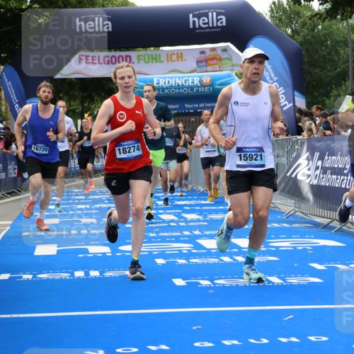 29.06.2025 - hella hamburg halbmarathon Strokosch-Dieckow http://msf.ph/oto/8499413 29.06.2025 10:43:21 Ziel 2653, 3109, 3124, 3146, 3928, 5436, 5506, 8664, 9931, 10099, 10237, 13348, 15921, 16314, 16720, 16997, 17391, 18274, 18942, 18987, 19009, 19051 meine-sportfotos.de