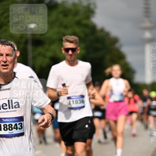 29.06.2025 - hella hamburg halbmarathon Dr. Thomas Lammeyer http://msf.ph/oto/8499414 29.06.2025 10:24:08 Kennedybrücke 1110, 1115, 1145, 2357, 3278, 3631, 3678, 4539, 4562, 4570, 4614, 4737, 4739, 4979, 5035, 5123, 5251, 5556, 5834, 5849, 5878, 6444, 6796, 6797, 6872, 6874, 6939, 7137, 7647, 7744, 7917, 8387, 9196, 9735, 10349, 10550, 10622, 11028, 11036, 11247 meine-sportfotos.de