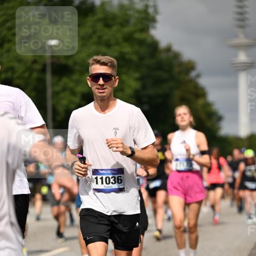 29.06.2025 - hella hamburg halbmarathon Dr. Thomas Lammeyer http://msf.ph/oto/8499429 29.06.2025 10:24:08 Kennedybrücke 1110, 1115, 1145, 2357, 3278, 3631, 3678, 4539, 4562, 4570, 4614, 4737, 4739, 4979, 5035, 5123, 5251, 5556, 5834, 5849, 5878, 6444, 6796, 6797, 6872, 6874, 6939, 7137, 7647, 7744, 7917, 8387, 9196, 9735, 10349, 10550, 10622, 11028, 11036, 11247 meine-sportfotos.de