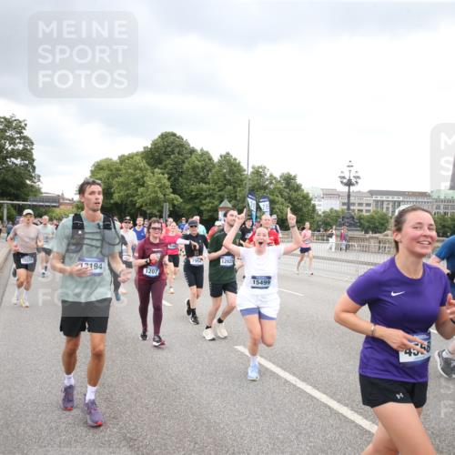 29.06.2025 - hella hamburg halbmarathon Jannik Wohlers http://msf.ph/oto/8499449 29.06.2025 10:56:40 Lombardsbrücke 1207, 2370, 2871, 2932, 3348, 3387, 3470, 3485, 3851, 4241, 4485, 4568, 4569, 4611, 4998, 5057, 5589, 5639, 6053, 6284, 6832, 6981, 7416, 7417, 7592, 7964, 8039, 8197, 8224, 8546, 8679, 9298, 9299, 9329, 9513, 9570, 10016, 10142, 10450, 10505, 10632, 11050, 11179, 11323, 11954, 12226, 12345, 12476, 12477, 12484, 12535, 12828, 12829, 12832, 13194, 13273, 13276, 13490, 13513, 13671, 13878, 13986, 14146, 14148, 14414, 15499, 15630 meine-sportfotos.de