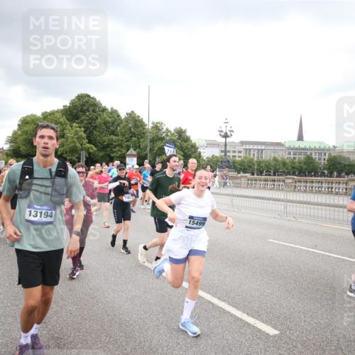 29.06.2025 - hella hamburg halbmarathon Jannik Wohlers http://msf.ph/oto/8499467 29.06.2025 10:56:41 Lombardsbrücke 1207, 2370, 2871, 2932, 3387, 3470, 3485, 3851, 4241, 4485, 4568, 4569, 4611, 4998, 5057, 5639, 6053, 6284, 6832, 6981, 7416, 7417, 7592, 7787, 7964, 8039, 8197, 8224, 8546, 8679, 9298, 9299, 9329, 9513, 9570, 9670, 10016, 10142, 10450, 10505, 10632, 11050, 11179, 11323, 11954, 12226, 12345, 12476, 12477, 12484, 12535, 12828, 12829, 12832, 12984, 13194, 13273, 13276, 13490, 13513, 13671, 13878, 13986, 14146, 14148, 14414, 15499, 15630 meine-sportfotos.de