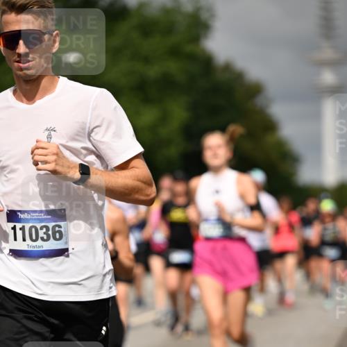 29.06.2025 - hella hamburg halbmarathon Dr. Thomas Lammeyer http://msf.ph/oto/8499469 29.06.2025 10:24:09 Kennedybrücke 1110, 1115, 1145, 2357, 3278, 3631, 3678, 4539, 4562, 4570, 4585, 4614, 4737, 4739, 4979, 5035, 5123, 5251, 5556, 5834, 5849, 5878, 6444, 6796, 6797, 6872, 6874, 7137, 7647, 7744, 7917, 8387, 9196, 9735, 10349, 10550, 10622, 11028, 11036, 11434 meine-sportfotos.de