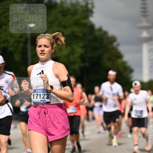 29.06.2025 - hella hamburg halbmarathon Dr. Thomas Lammeyer http://msf.ph/oto/8499503 29.06.2025 10:24:11 Kennedybrücke 1110, 1115, 1145, 2357, 3278, 3631, 3678, 4539, 4562, 4570, 4585, 4614, 4737, 4739, 4979, 5035, 5123, 5251, 5556, 5834, 5849, 5878, 6444, 6796, 6797, 6872, 6874, 7137, 7647, 7744, 7808, 7917, 8387, 9136, 9196, 9735, 10349, 10550, 10622, 11028, 11036, 11434 meine-sportfotos.de