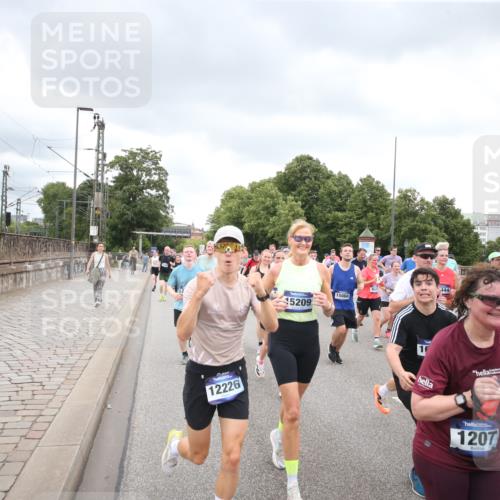 29.06.2025 - hella hamburg halbmarathon Jannik Wohlers http://msf.ph/oto/8499511 29.06.2025 10:56:42 Lombardsbrücke 1207, 2370, 2871, 3387, 3470, 3485, 3723, 3851, 4241, 4485, 4568, 4569, 4611, 4998, 5057, 5639, 6053, 6284, 6832, 6981, 7416, 7417, 7592, 7787, 7964, 8039, 8197, 8224, 8546, 8679, 9298, 9299, 9329, 9513, 9570, 9670, 10016, 10142, 10450, 10505, 10632, 11050, 11179, 11323, 11954, 12226, 12345, 12476, 12477, 12484, 12535, 12828, 12829, 12832, 12984, 13194, 13276, 13490, 13513, 13731, 13878, 13986, 14146, 14148, 14414, 15499, 15630 meine-sportfotos.de