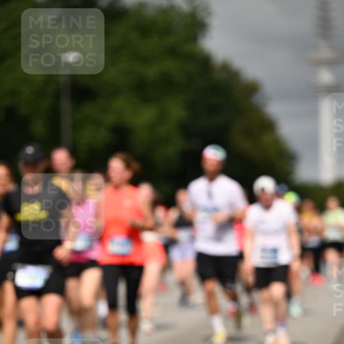 29.06.2025 - hella hamburg halbmarathon Dr. Thomas Lammeyer http://msf.ph/oto/8499544 29.06.2025 10:24:12 Kennedybrücke 1110, 1115, 1145, 2357, 3278, 3678, 4539, 4562, 4570, 4585, 4614, 4737, 4739, 5035, 5123, 5251, 5556, 5659, 5834, 5849, 5878, 6444, 6796, 6797, 6872, 6874, 7137, 7519, 7647, 7744, 7808, 7917, 8387, 9136, 9196, 9735, 10349, 10414, 10550, 10622, 11028, 11036, 11434 meine-sportfotos.de
