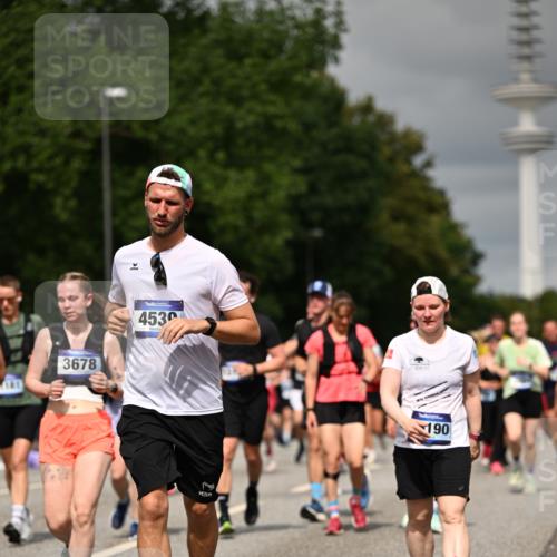 29.06.2025 - hella hamburg halbmarathon Dr. Thomas Lammeyer http://msf.ph/oto/8499588 29.06.2025 10:24:14 Kennedybrücke 1110, 1115, 1145, 2357, 3278, 3678, 4539, 4585, 4614, 4737, 4739, 5035, 5123, 5251, 5556, 5659, 5834, 5849, 5878, 6444, 6796, 6797, 6872, 6874, 7137, 7519, 7647, 7739, 7744, 7808, 7917, 8387, 8462, 9136, 9196, 9735, 10414, 10550, 10622, 11028, 11036, 11434 meine-sportfotos.de