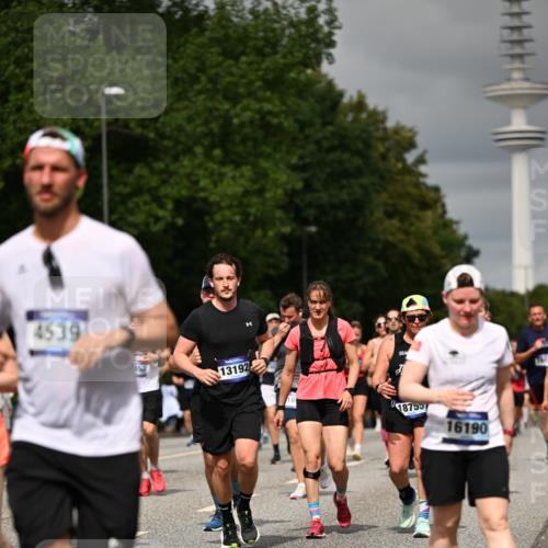 29.06.2025 - hella hamburg halbmarathon Dr. Thomas Lammeyer http://msf.ph/oto/8499613 29.06.2025 10:24:15 Kennedybrücke 1110, 1115, 1145, 2357, 3278, 3678, 4539, 4585, 4614, 4737, 4739, 5035, 5123, 5251, 5556, 5659, 5834, 5849, 5878, 6444, 6796, 6797, 6872, 6874, 7137, 7519, 7647, 7739, 7744, 7808, 7917, 8387, 8462, 9136, 9196, 9735, 10414, 10550, 10622, 11028, 11036, 11434 meine-sportfotos.de