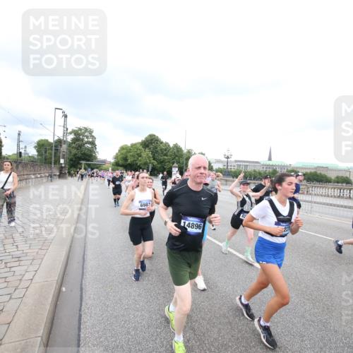 29.06.2025 - hella hamburg halbmarathon Jannik Wohlers http://msf.ph/oto/8499709 29.06.2025 10:56:48 Lombardsbrücke 2041, 2370, 2871, 3195, 3470, 3485, 3723, 3851, 4086, 4106, 4241, 4485, 4568, 4569, 4611, 4998, 5057, 5316, 5639, 6053, 6832, 6981, 7592, 7787, 7964, 8039, 8224, 8546, 8552, 8679, 8851, 8853, 9110, 9298, 9299, 9329, 9430, 9513, 9570, 9670, 9824, 10142, 10505, 10913, 10914, 11050, 11179, 11323, 11954, 12226, 12476, 12477, 12484, 12535, 12698, 12829, 12832, 12984, 13048, 13194, 13224, 13438, 13490, 13513, 13731, 13878, 13986, 14146, 14148, 14366, 14414, 14862, 15499 meine-sportfotos.de