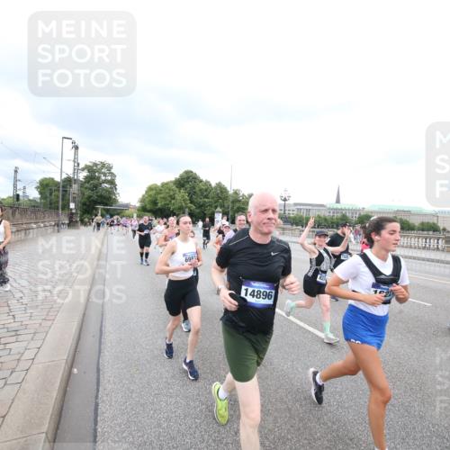29.06.2025 - hella hamburg halbmarathon Jannik Wohlers http://msf.ph/oto/8499714 29.06.2025 10:56:48 Lombardsbrücke 2041, 2370, 2871, 3195, 3470, 3485, 3723, 3851, 4086, 4106, 4241, 4485, 4568, 4569, 4611, 4998, 5057, 5316, 5639, 6053, 6832, 6981, 7592, 7787, 7964, 8039, 8224, 8546, 8552, 8679, 8851, 8853, 9110, 9298, 9299, 9329, 9430, 9513, 9570, 9670, 9824, 10142, 10505, 10913, 10914, 11050, 11179, 11323, 11954, 12226, 12476, 12477, 12484, 12535, 12698, 12829, 12832, 12984, 13048, 13194, 13224, 13438, 13490, 13513, 13731, 13878, 13986, 14146, 14148, 14366, 14414, 14862, 15499 meine-sportfotos.de