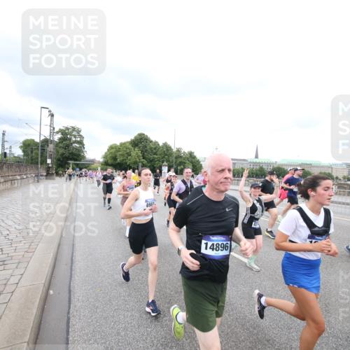 29.06.2025 - hella hamburg halbmarathon Jannik Wohlers http://msf.ph/oto/8499720 29.06.2025 10:56:48 Lombardsbrücke 2041, 2370, 2871, 3195, 3470, 3485, 3723, 3851, 4086, 4106, 4241, 4485, 4568, 4569, 4611, 4998, 5057, 5316, 5639, 6053, 6832, 6981, 7592, 7787, 7964, 8039, 8224, 8546, 8552, 8679, 8851, 8853, 9110, 9298, 9299, 9329, 9430, 9513, 9570, 9670, 9824, 10142, 10505, 10913, 10914, 11050, 11179, 11323, 11954, 12226, 12476, 12477, 12484, 12535, 12698, 12829, 12832, 12984, 13048, 13194, 13224, 13438, 13490, 13513, 13731, 13878, 13986, 14146, 14148, 14366, 14414, 14862, 15499 meine-sportfotos.de