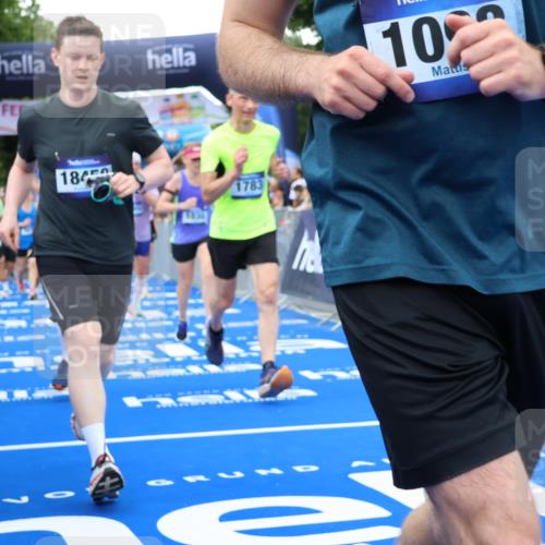 29.06.2025 - hella hamburg halbmarathon Strokosch-Dieckow http://msf.ph/oto/8499763 29.06.2025 10:53:33 Ziel 1030, 1061, 1098, 1499, 1502, 1783, 2058, 2070, 2630, 3399, 3819, 5399, 5866, 6628, 6762, 10549, 10895, 11068, 11588, 11589, 11604, 12632, 12909, 13865, 13912, 15061, 15113, 15441, 15497, 15856, 16092, 17710, 18143, 18450, 18612, 18666, 18715 meine-sportfotos.de